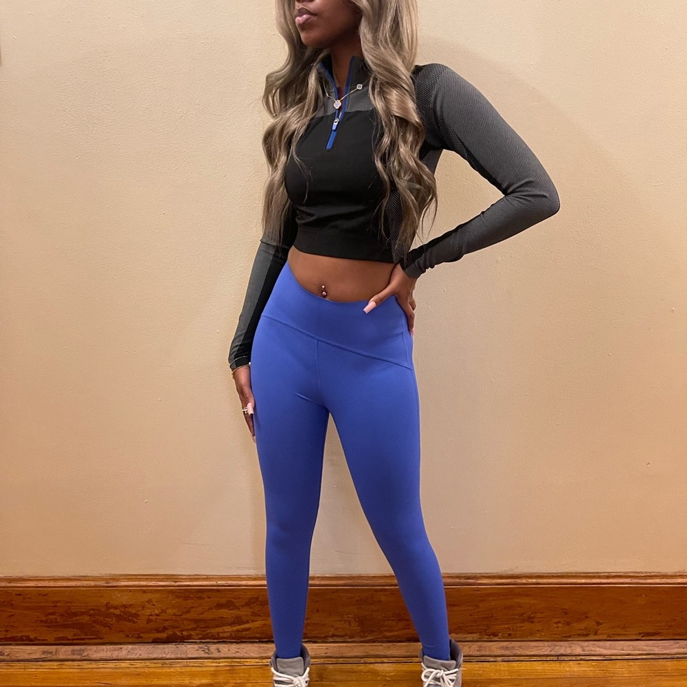 2pce Vibrant Blue High-Waisted Leggings for Athletic Style and Zip up crop top